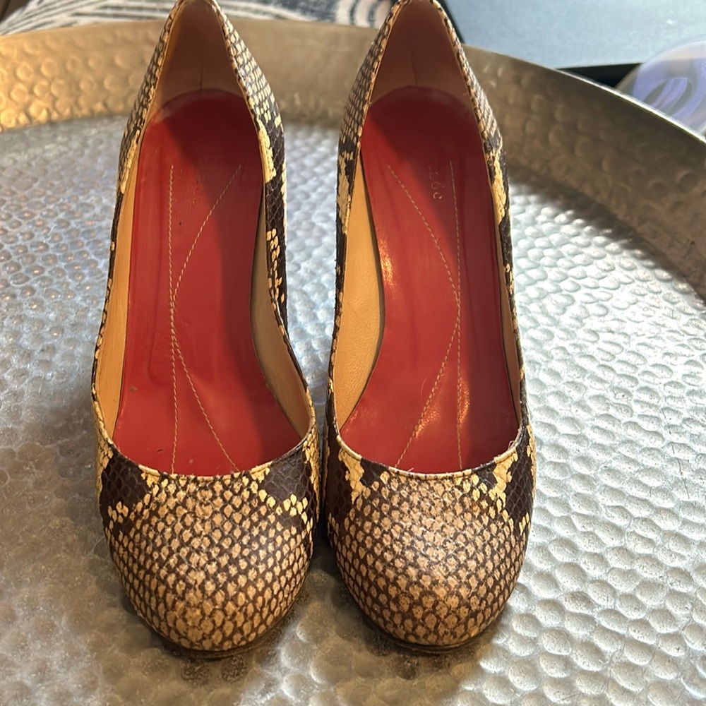 Kate spade pumps snakeskin